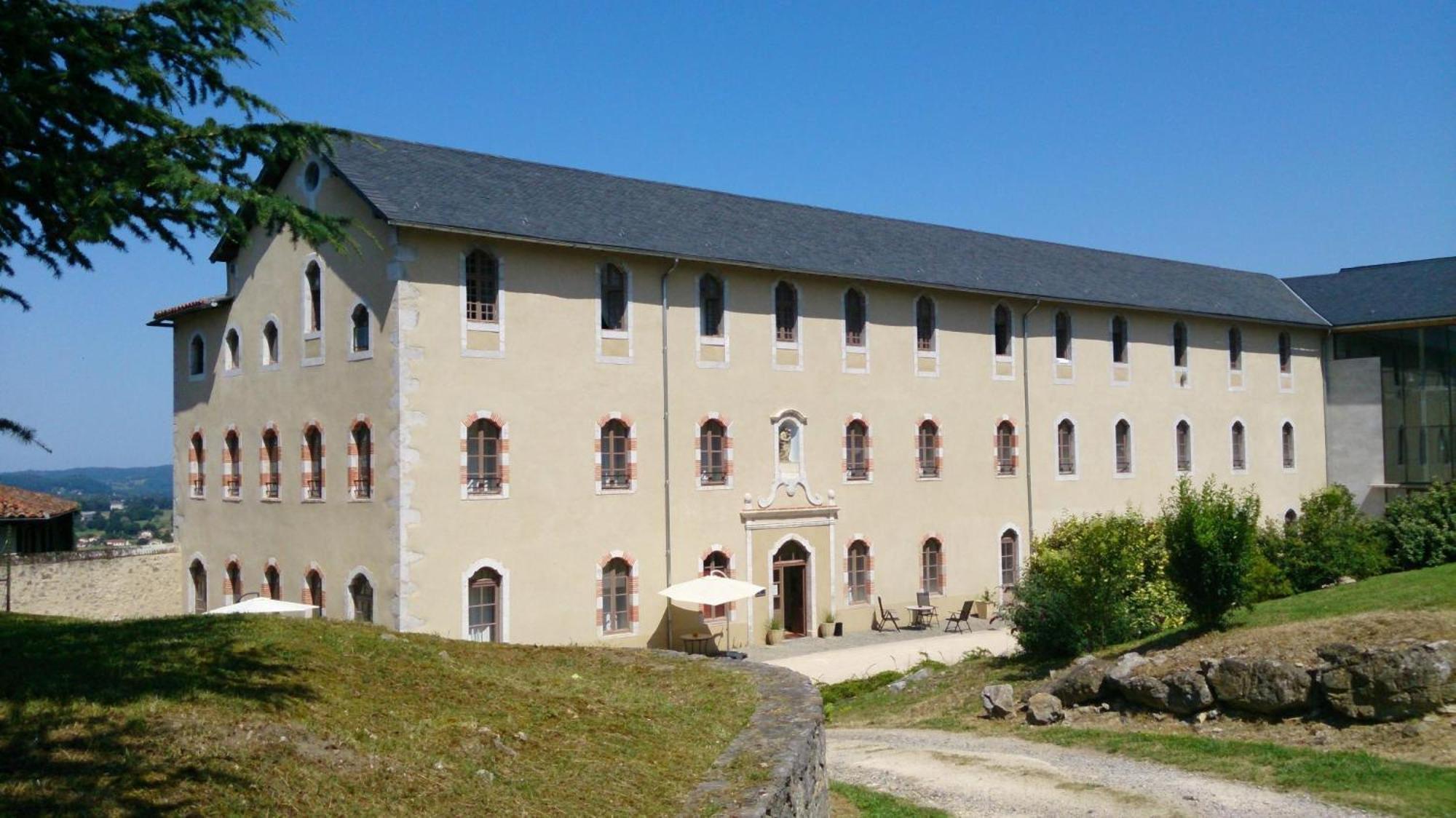 Terres De France - Domaine Du Palais Aparthotel Saint-Lizier Exterior photo